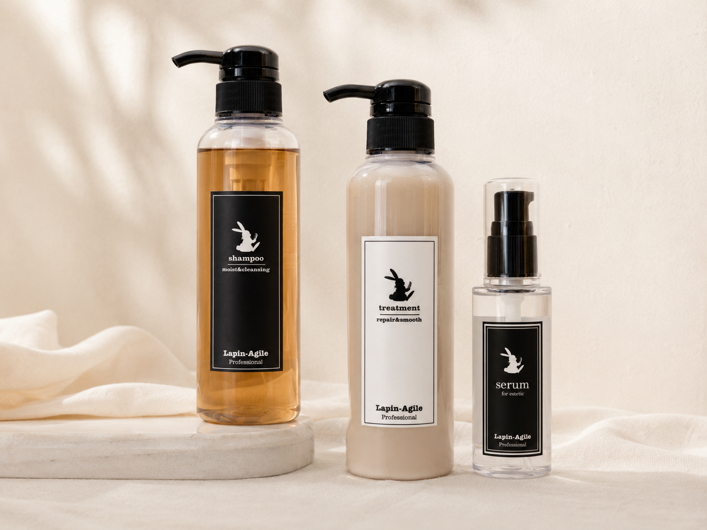 モイストシャンプー、リペアトリートメント、ヘアセラムの3商品